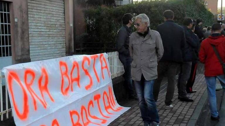Albianesi ancora in strada «Non molliano»