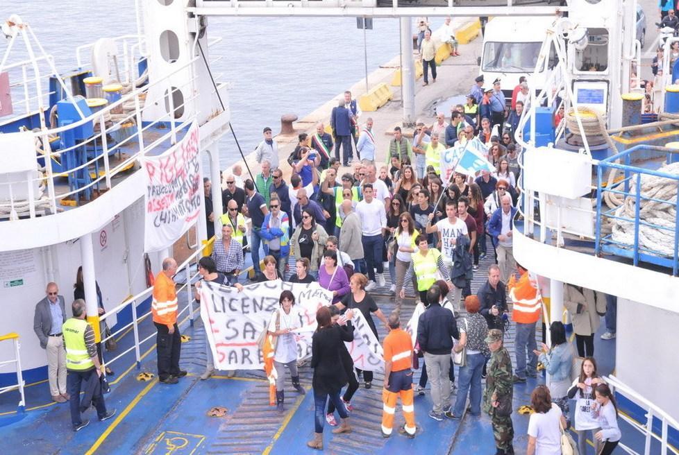 Per la Saremar altri 5 mesi di vita 