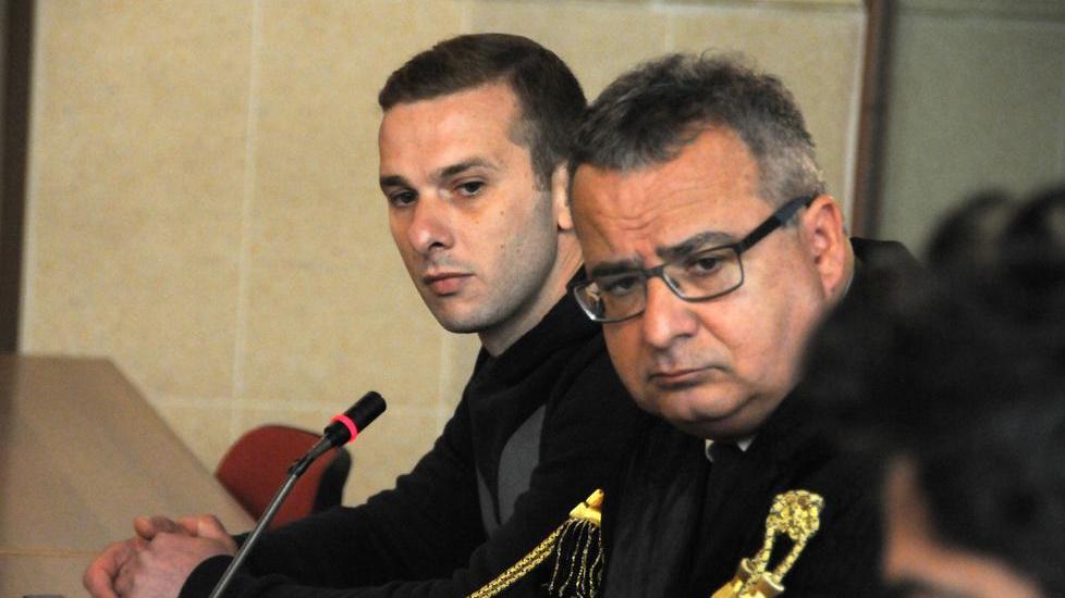 Il medico legale: «Straziato da 6 colpi»