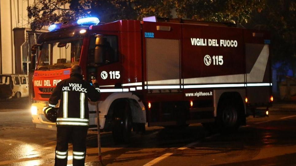 Un incendio di canna fumaria minaccia la chiesa di Grassano