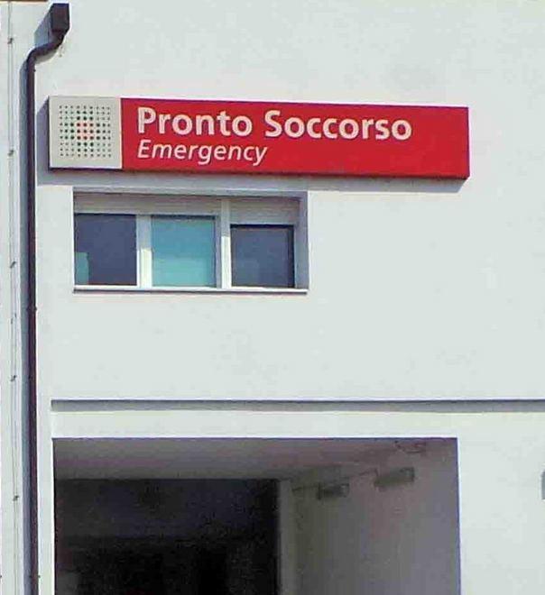 Esce di strada con l’auto Trentenne gravissimo 