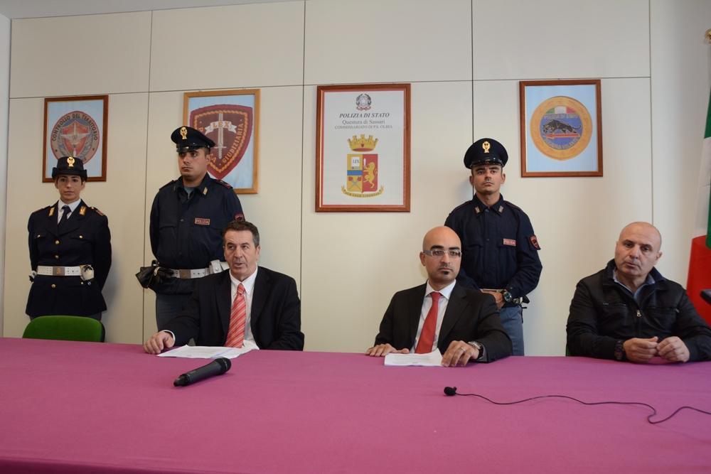 La conferenza stampa dell'operazione Casa mia a Olbia