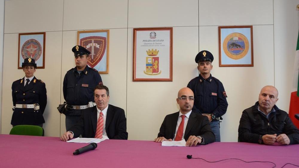 La conferenza stampa dell'operazione Casa mia a Olbia