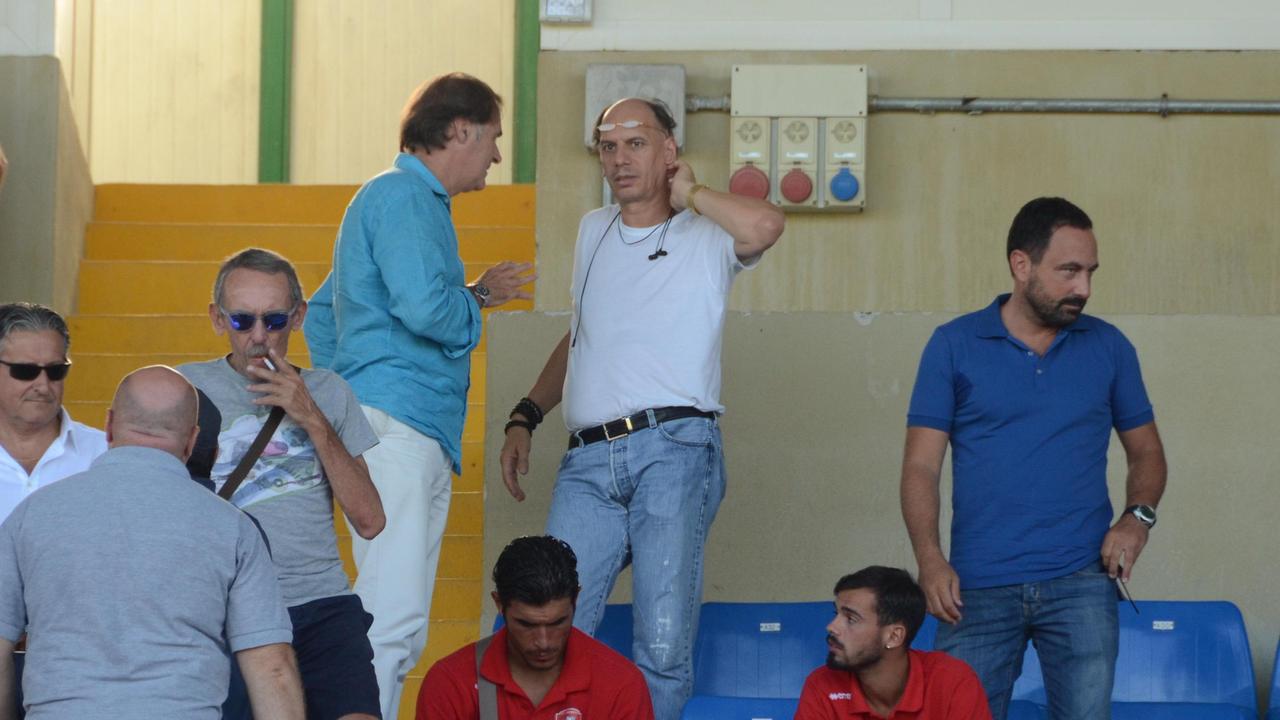 Il presidente Pincione allo stadio con il direttore Iapaolo (foto Bf)