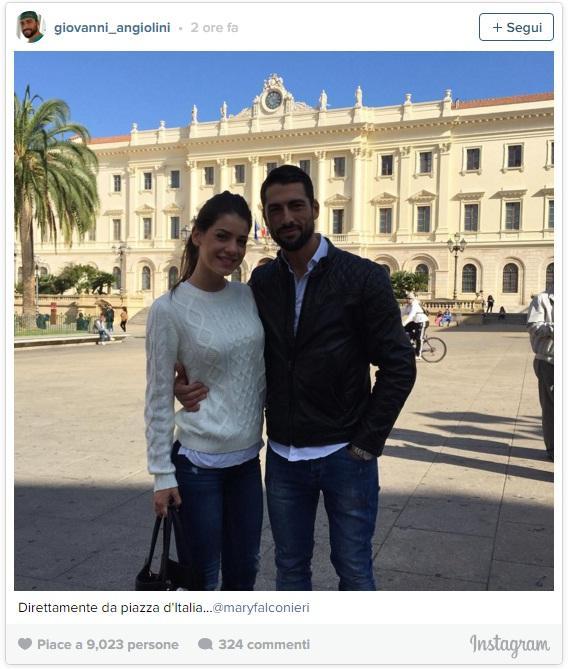 Giovanni Angiolini e Mary Falconieri in piazza d'Italia a Sassari