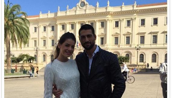 Giovanni Angiolini e Mary Falconieri in piazza d'Italia a Sassari