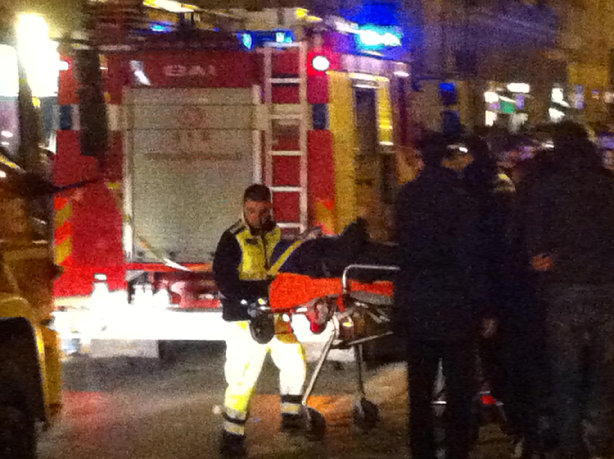 Un soccorso nella notte sul lungarno