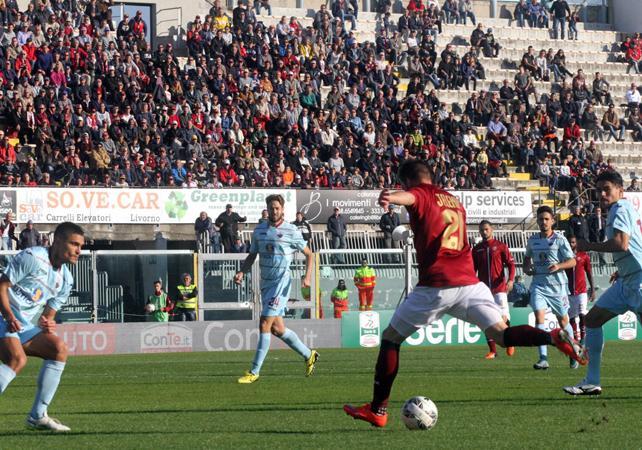 Il Livorno liquida il Trapani con un gol per tempo Jelenic protagonista: gol e assist per Vantaggiato