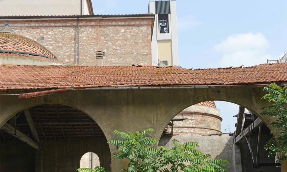 Deposito di legname che non si riesce a trasformare in case