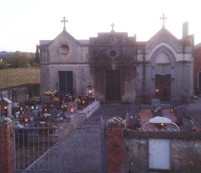Ora i cittadini si tassano per ampliare il cimitero 