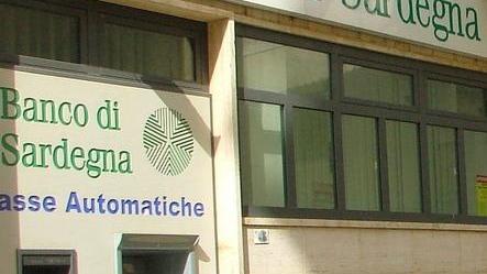 Il Banco di Sardegna chiude, forse resterà il bancomat