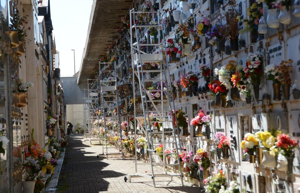 Cimiteri comunali, proseguono i lavori di manutenzione