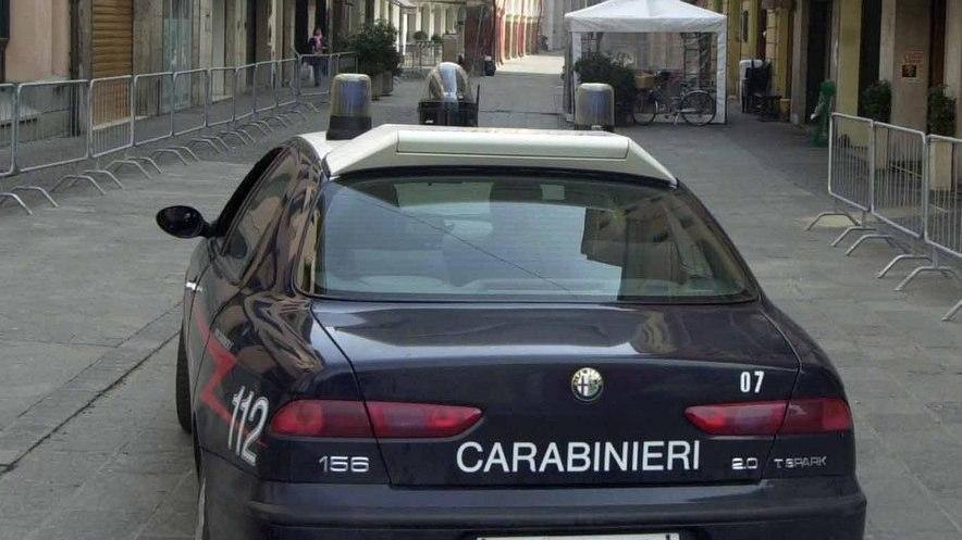 Rubano sulle auto, subito fermati