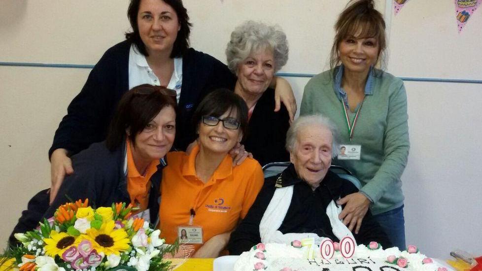 Grande festa per i 100 anni di Juanita
