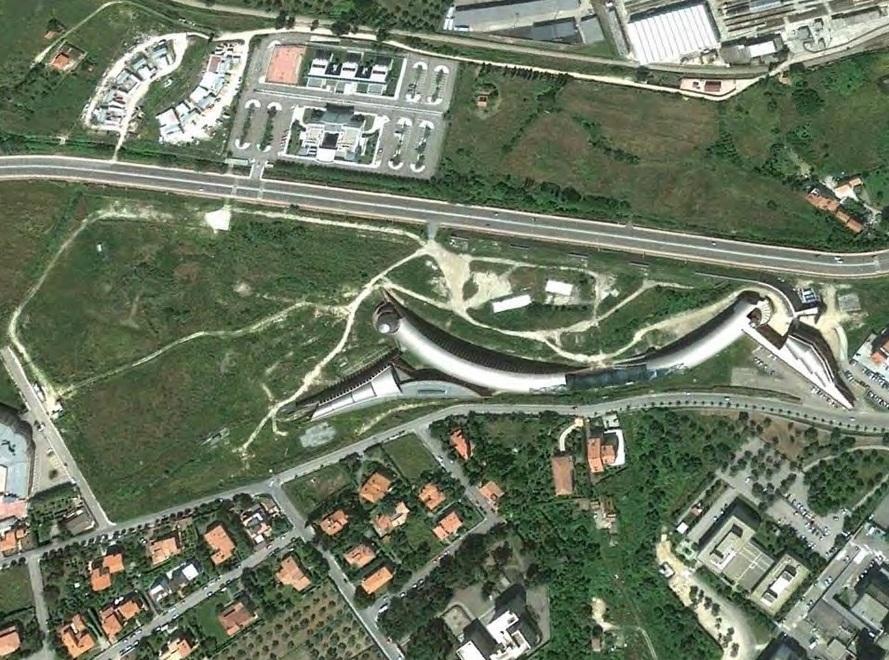 La tormentata gestazione di una struttura mastodontica