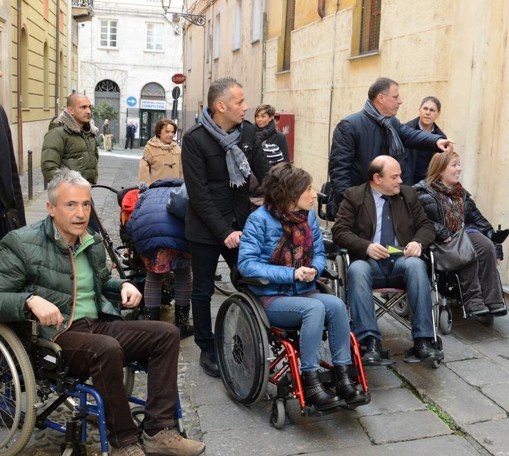Disabili, l’incubo dei marciapiedi 