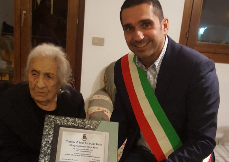 Giovanna Maria Ricciu festeggia i 100 anni