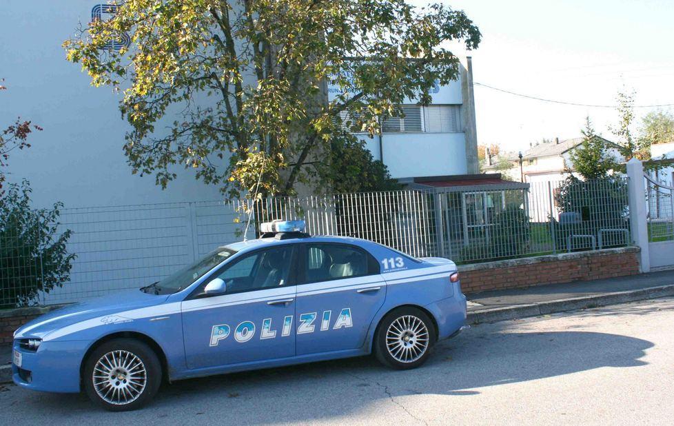 Furto in via Modena Scassinate le macchinette
