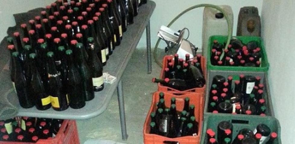 Ladri fuggono a piedi abbandonando 500 bottiglie di vino 