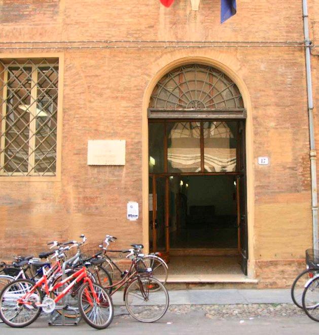 Liceo San Carlo accorpato, i genitori infuriati a Modena 