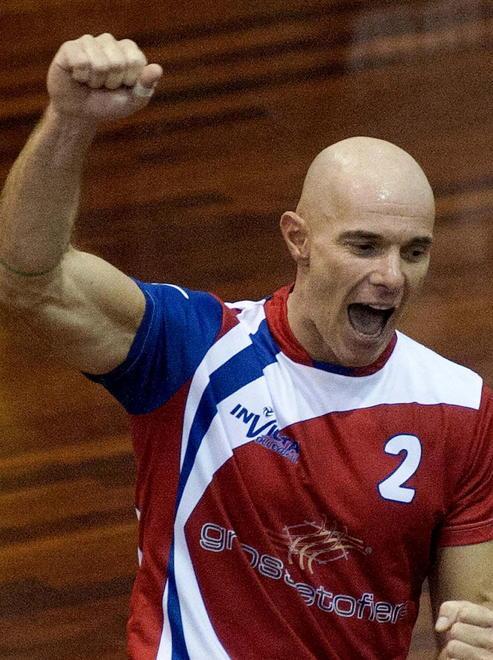 Massa ci prova, Spoleto vince 