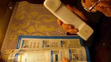 Si inventano incidenti ai figli e chiedono soldi agli anziani
