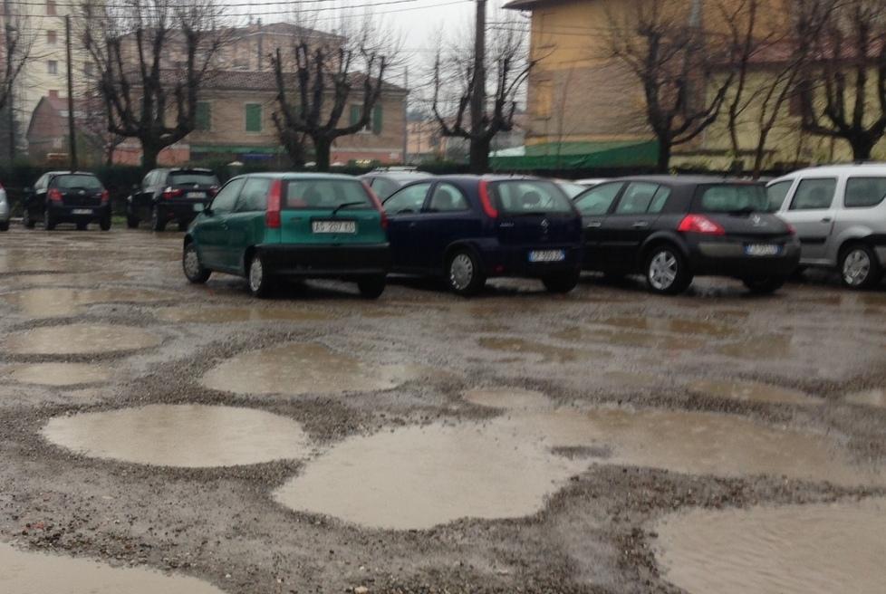 Via al cantiere per sistemare il parcheggio zona Unicredit