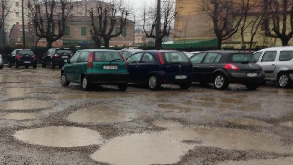 Via al cantiere per sistemare il parcheggio zona Unicredit