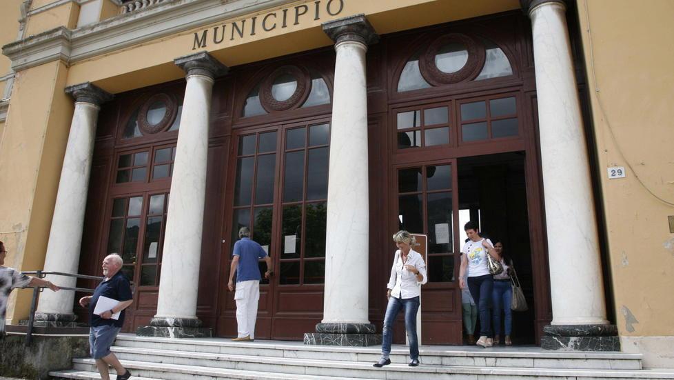 Gli uffici del municipio aperti solo la mattina ma anche il sabato 