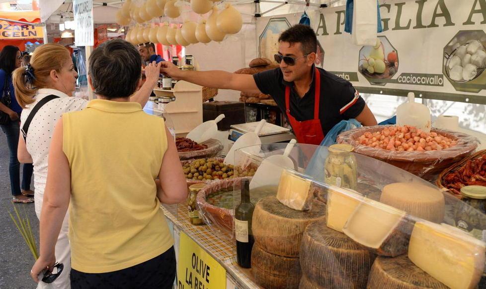 A Capoliveri la festa degli stranieri 