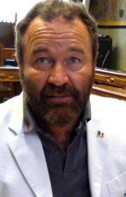 Bagarre per un pugno di iscritti 