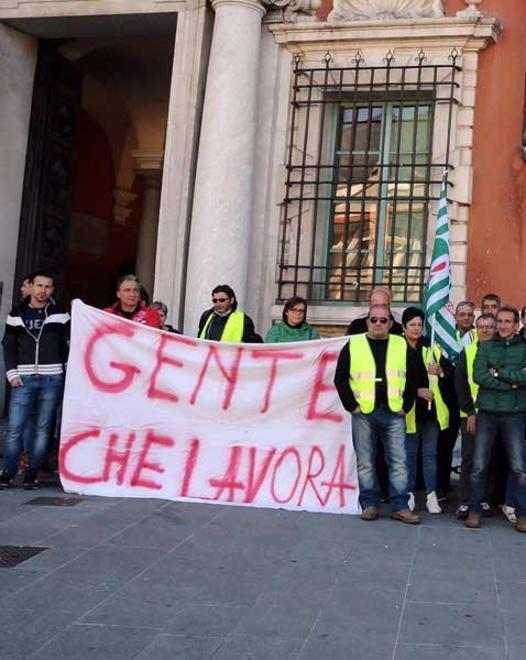 I dipendenti della Costa: fateci lavorare 