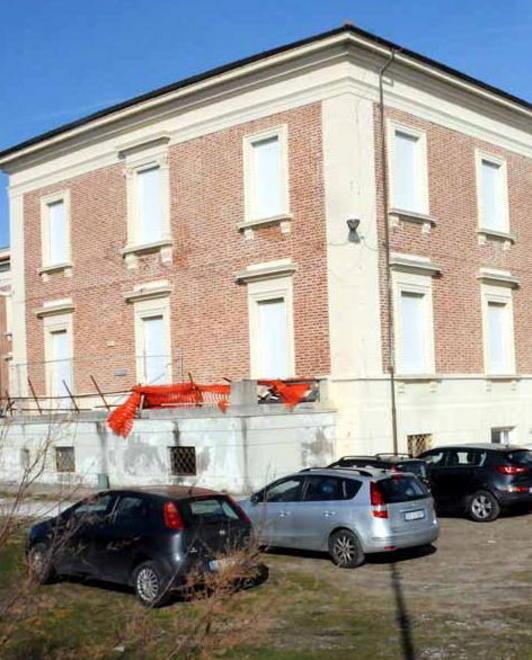 A lezione fra aule nei container e calcinacci a terra 