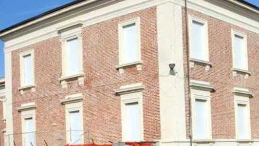 A lezione fra aule nei container e calcinacci a terra