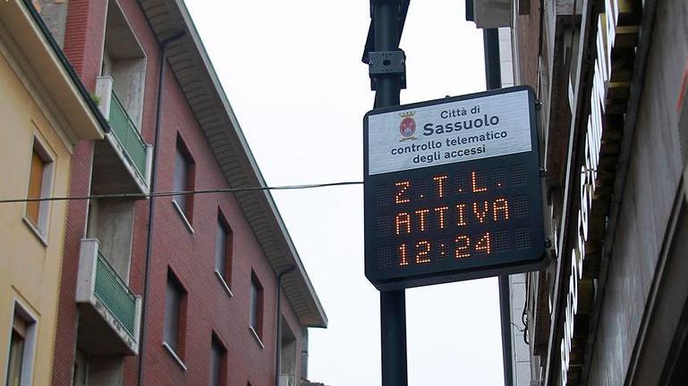 Una pioggia di multe dall’“occhio” di via Clelia