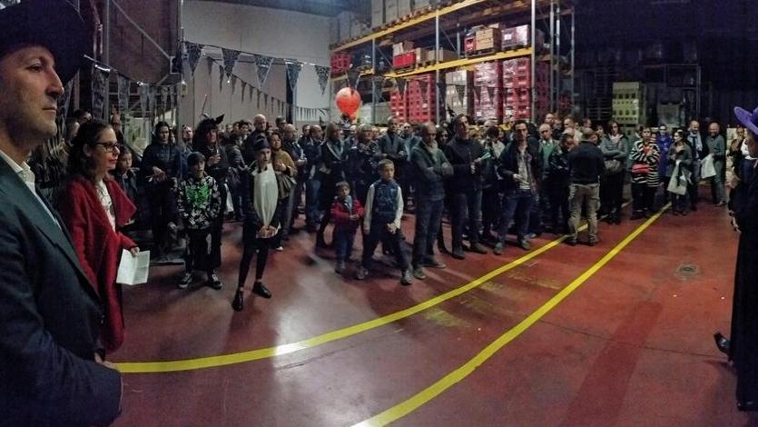 “Cena al buio” per pagare il controllo della vista a scuola