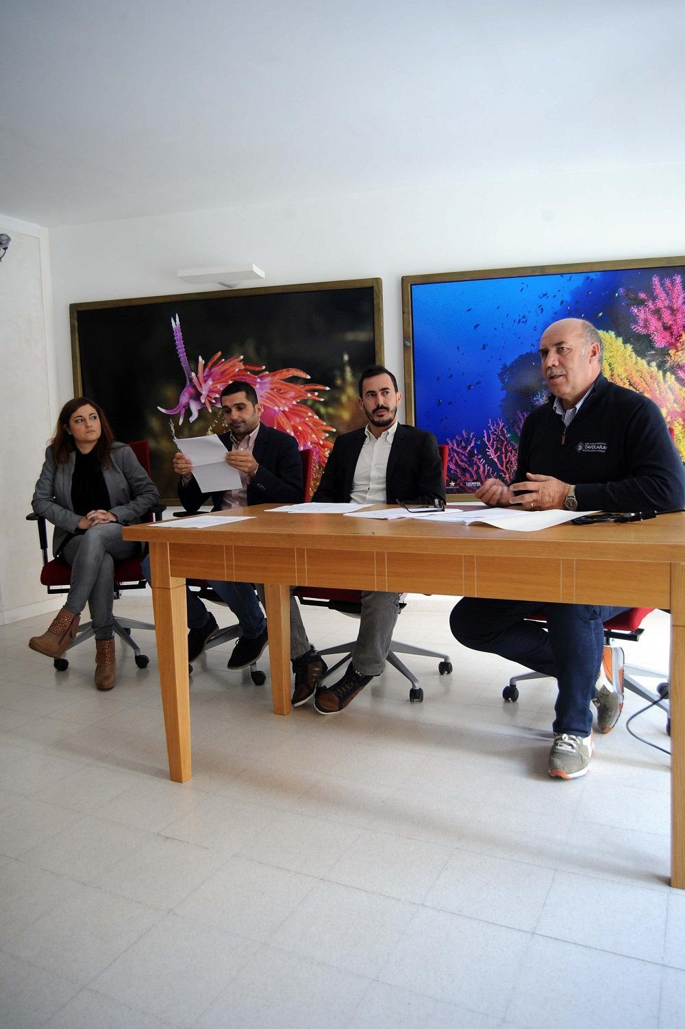 Maria Grazia Pirina, il sindaco Giuseppe Meloni, Roberto Solinas di Mine Vaganti e Augusto Navone