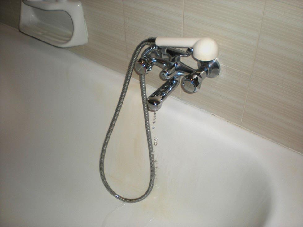 L'acqua di Lei non si può utilizzare per bere o per mangiare