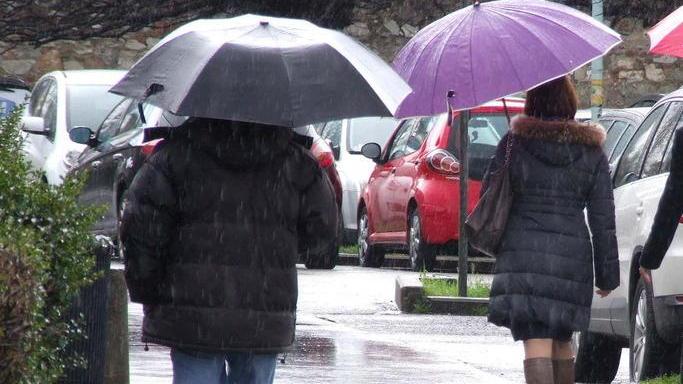 Il bollettino meteo prevede per oggi precipitazioni sparse