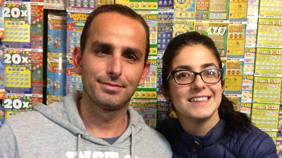 Vince 10.000 euro con un “grattino”