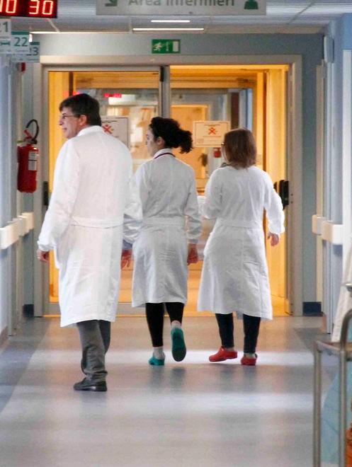 I medici e la tagliola sugli orari Il S. Anna: adegueremo i turni