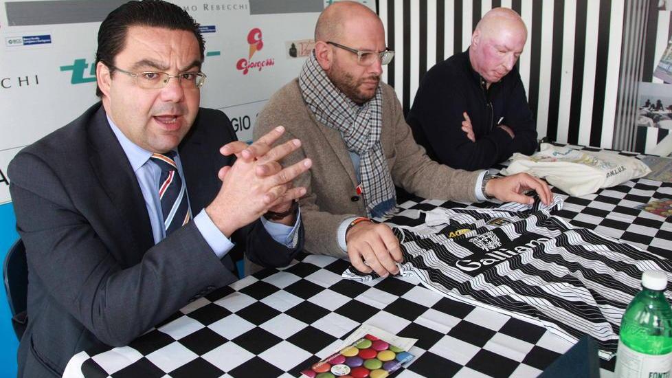 Sulle maglie del Viareggio il ricordo del 29 giugno