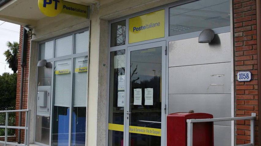 Incassa la pensione d’invalidità del compagno morto 8 anni fa