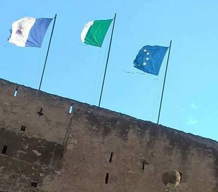 «Brutto vedere quelle bandiere strappate»