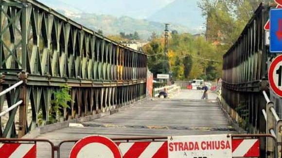 «Chiusura del ponte, la raccolta firme è fasulla»