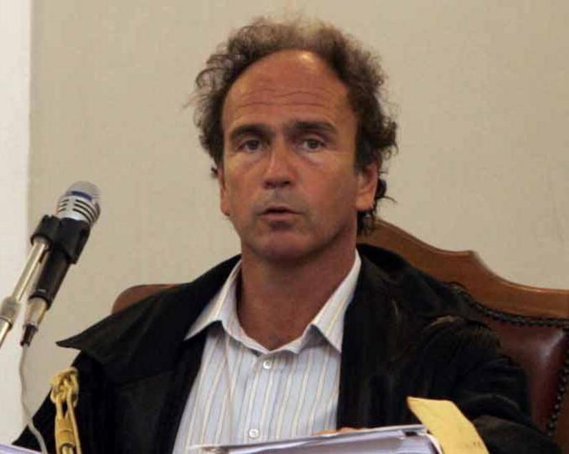 Via gli interrogatori di garanzia davanti al giudice, i primi indagati restano in silenzio 