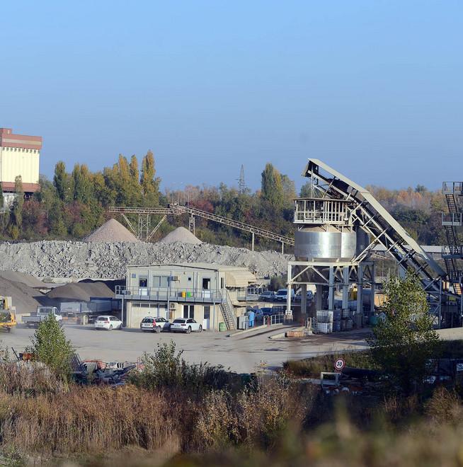 Spilamberto e San Cesario: «L’aria è irrespirabile, colpa del bitume» 