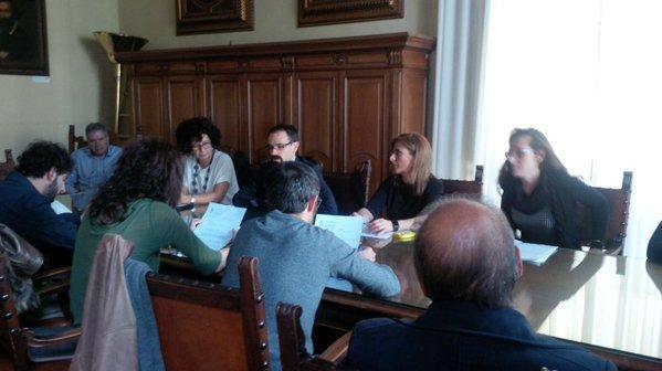 Il segretario Pd Gabriele Bosi durante la conferenza stampa con Mennini, Tassi, Sciumbata