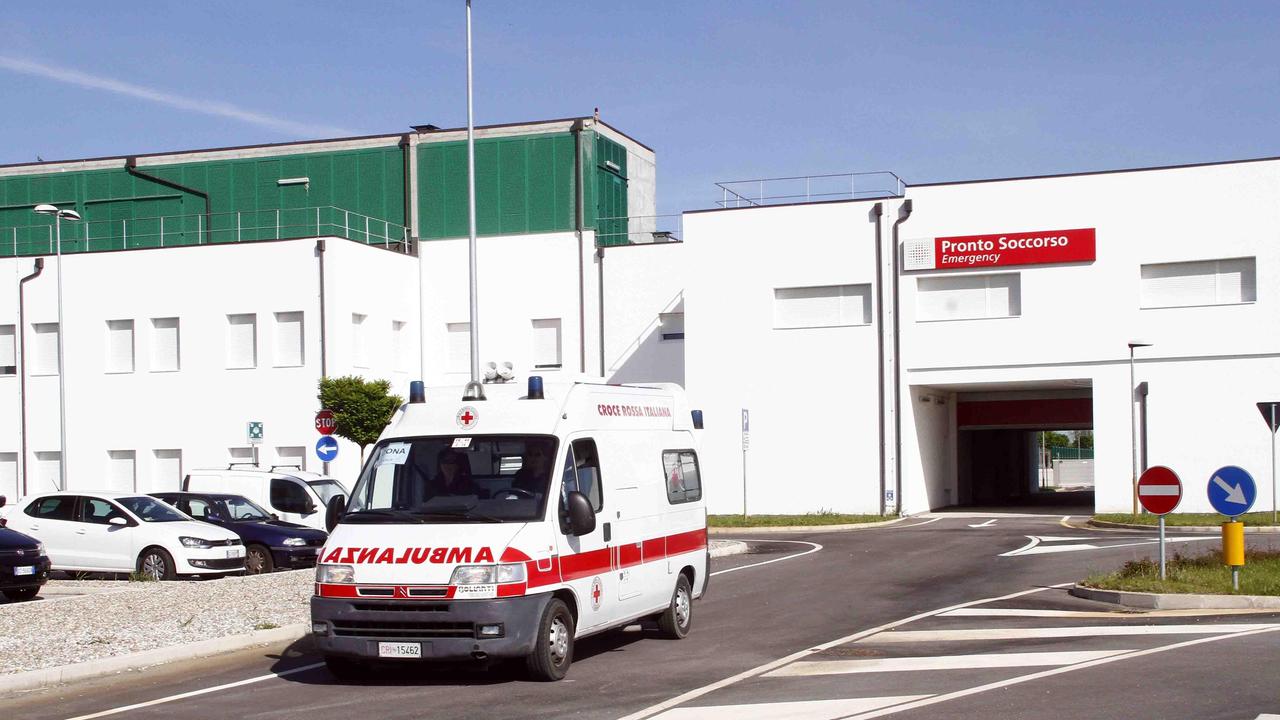 Ferrara: esce di strada con l'auto, anziano perde la vita