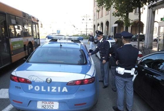 Rapine in pieno centro di giorno e di notte, presi di mira due studenti 